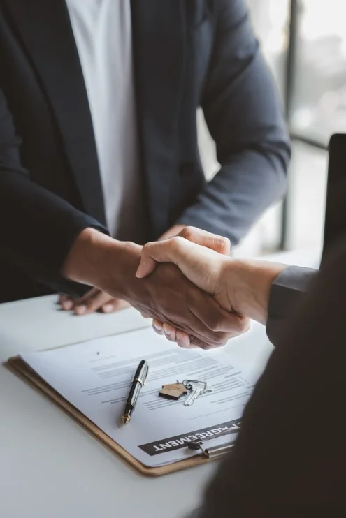 Accueil client, poignée de main